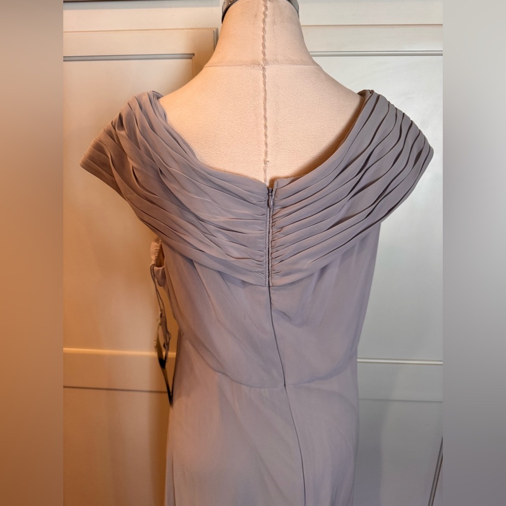 Elegant grey Evening Gown - Picture 3 of 6
